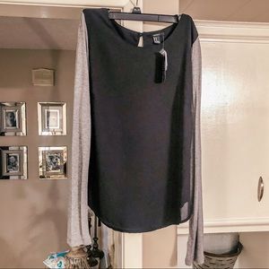 NWT BLOUSE W/ GREY WOVEN SLEEVE MEDIUM